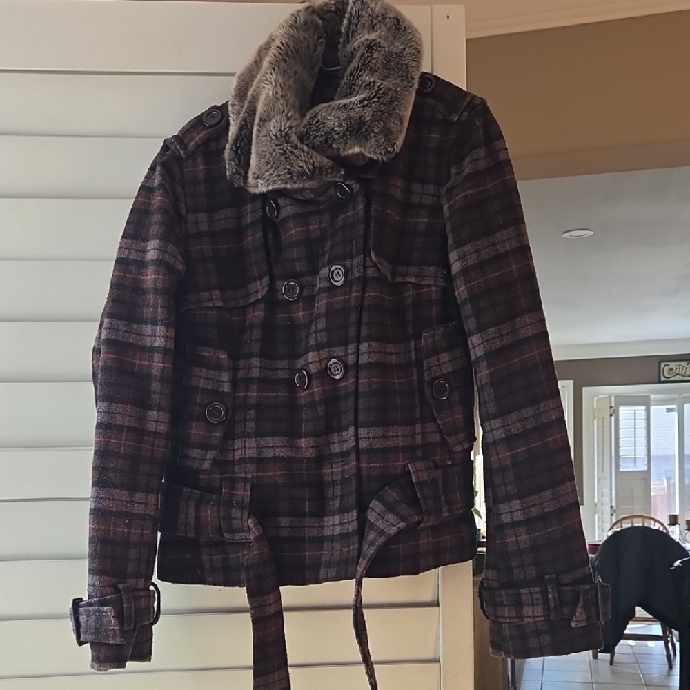 Plaid Double-Breasted Women's Jacket with Faux Fur Collar Fits M